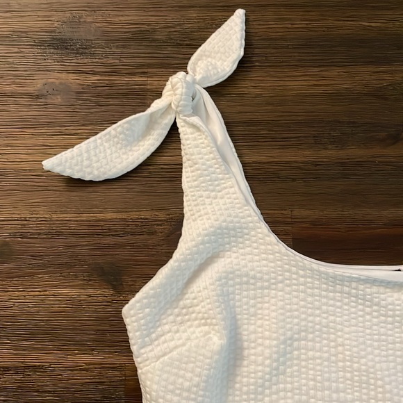 Lulu’s Hey, Cutie Ivory Crinkled Tie-Strap Tank Top Medium NWT - Picture 2 of 14